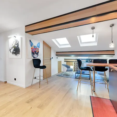 Le Napoleon Chic Et Moderne, L'endroit Parfait Au Coeur De La Banane